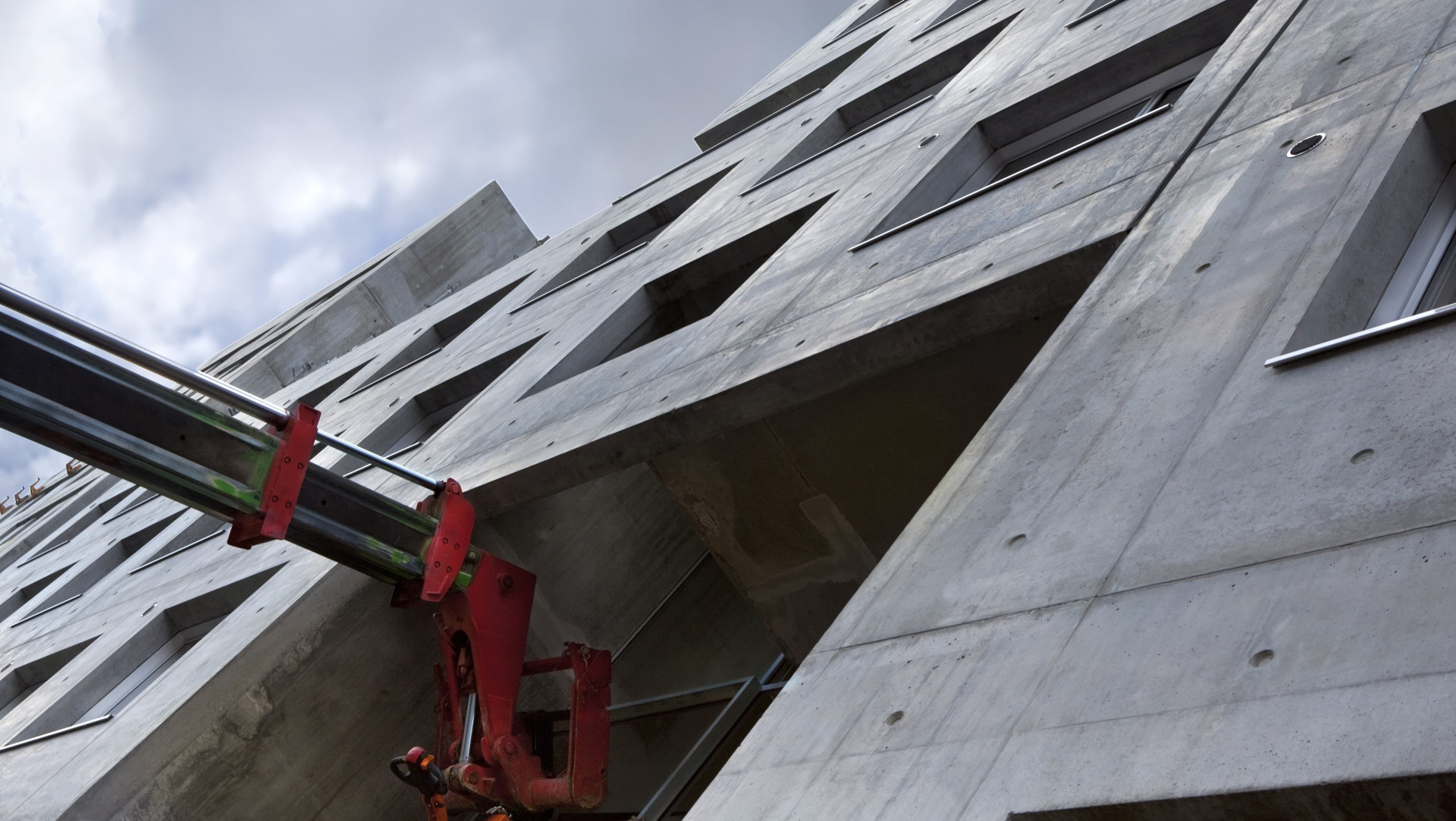 construction of a concrete building 2025 02 03 08 58 18 utc 1